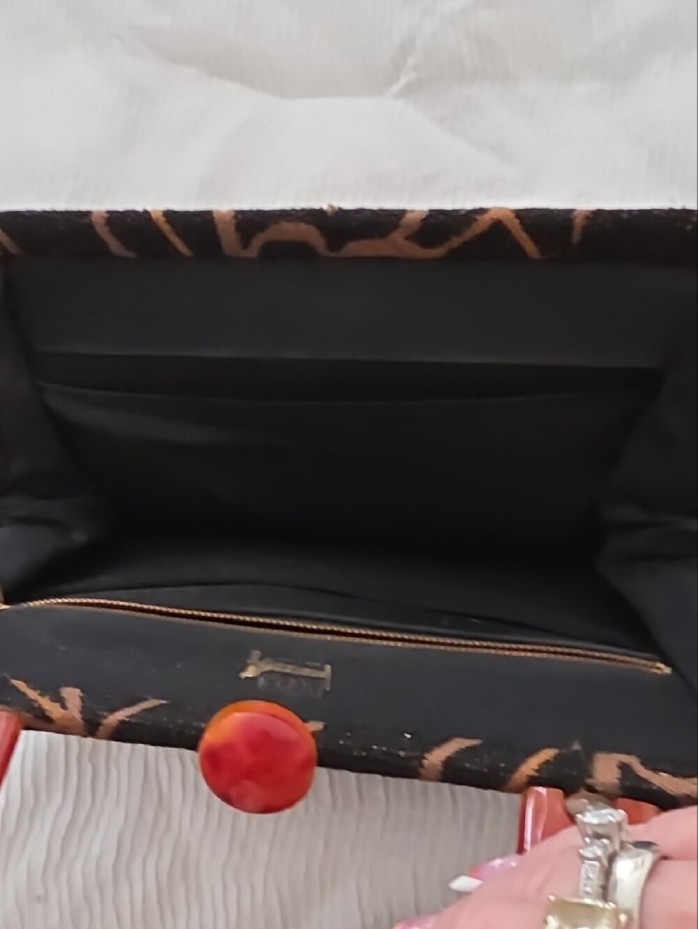 VINTAGE Ingber Black and Brown Patterned Wristlet Clutch with Amber Handle - Picture 8 of 12